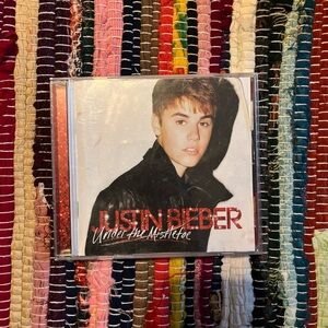 Justin Bieber 'Under the Mistletoe' CD